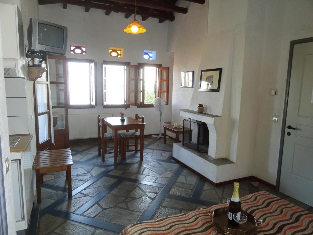 Villa Enallaxis Agios Dimitrios  Phòng bức ảnh